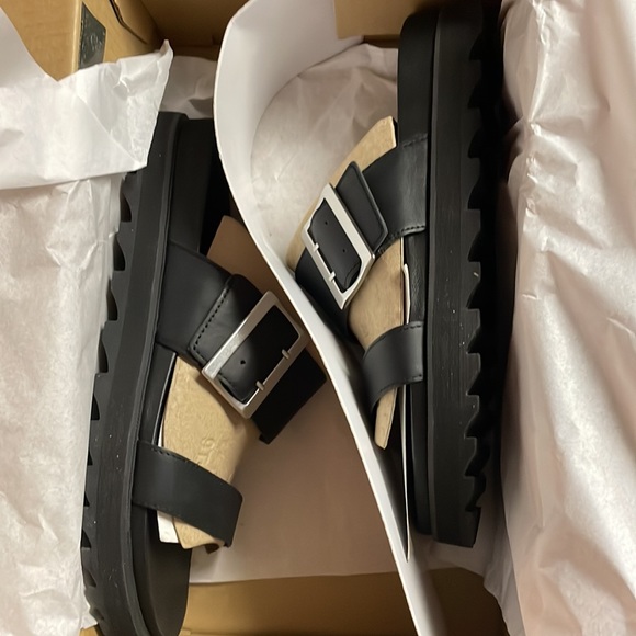 Sorel Roaming Slide sandals. Black. 9.5 - Picture 6 of 6